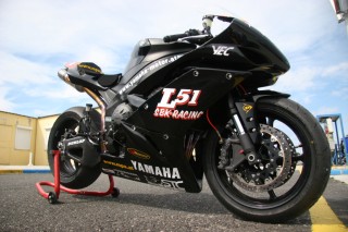 Yamaha R1 von vorne